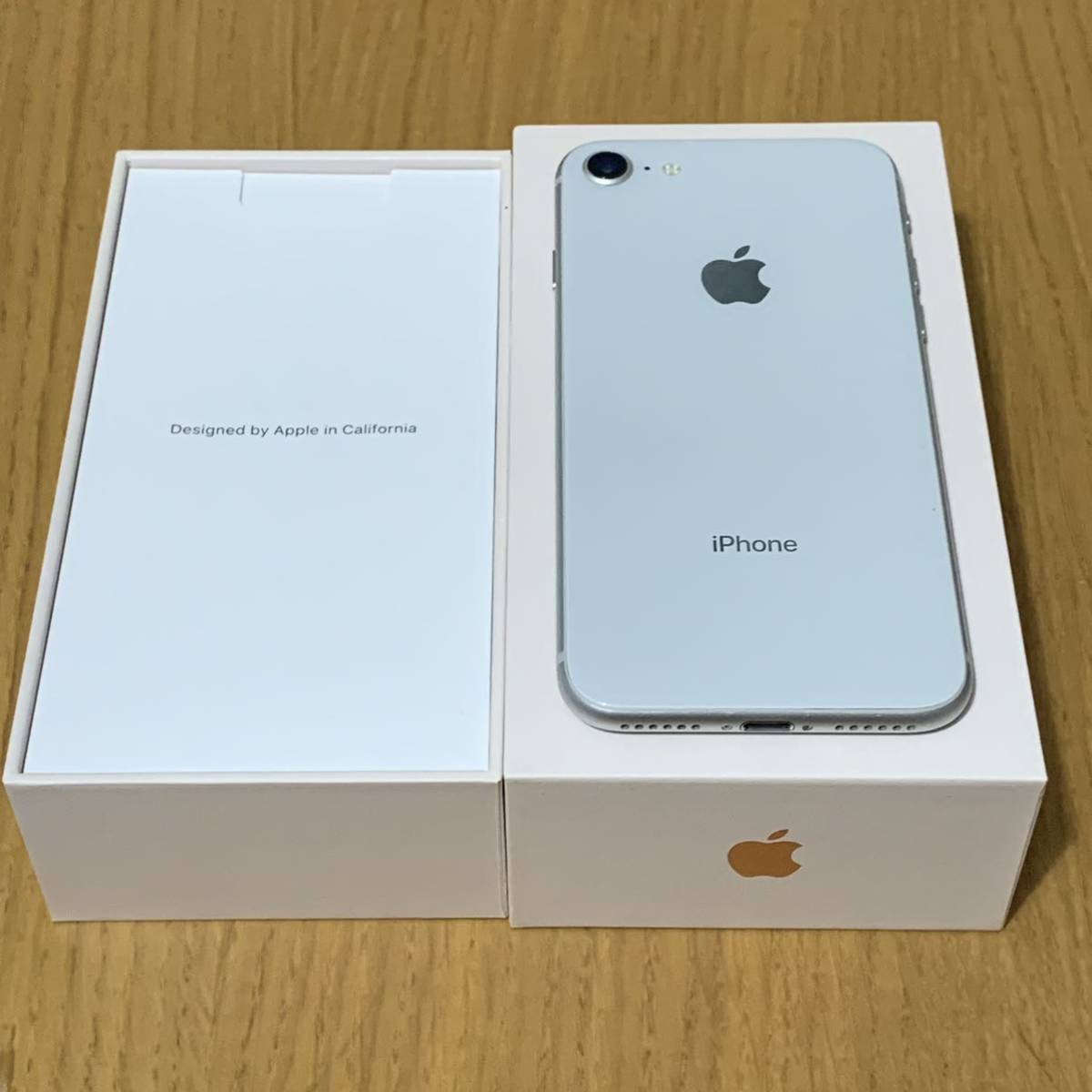 良品 iPhone 8 256gb SIMロック解除済み SIMフリー シルバー 技適