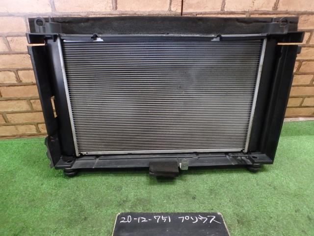 プリウス 　ZVW30 ラジエータ 070 デンソー 422134-1041 16400-37230