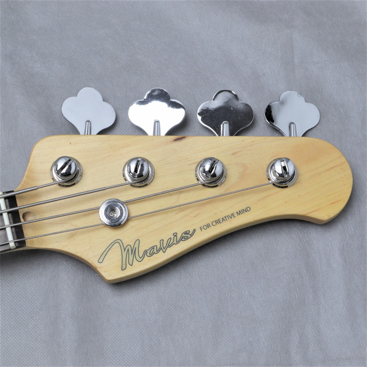 楽器】Mavis（メイビス） エレキベース ベースギター 中古品(エレキ 