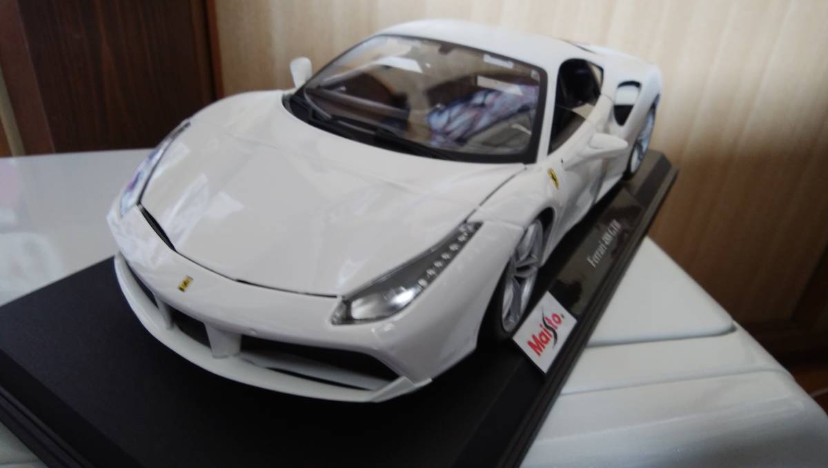 Maisto Ferrari 488 GTB ミニカー ホワイト Maist マイスト 1/18 フェラーリ488GTB ホワイト 本州送料無料 Ferrari