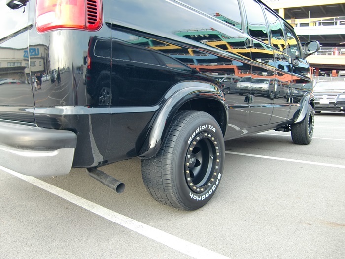 売り切り! 98-03y ダッジ ラムバン用 オーバーフェンダー前後左右