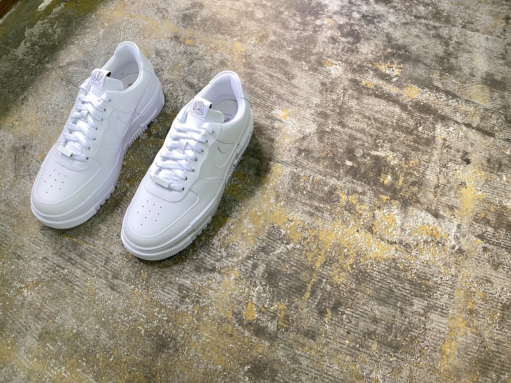 人気のホワイト! JP25.5cm Nike WMNS AIR FORCE 1 PIXEL ナイキ