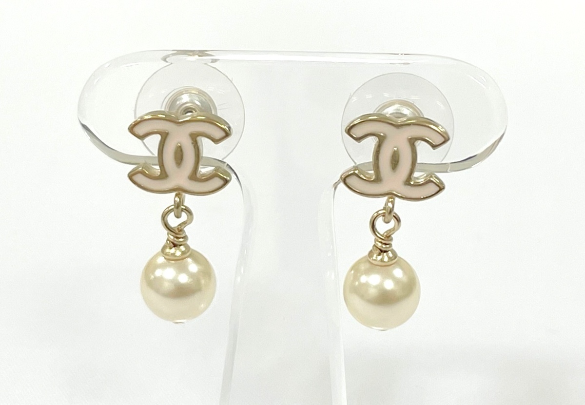 CHANEL シャネル ココマーク ピアス パール × メッキ ゴールド 色系 