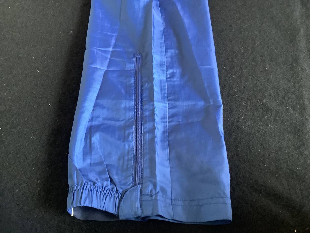 アディダス 青色ナイロンパンツ Oサイズ シャカパン ジャージ 長ズボン 破れあり ブルー アディダス 売買されたオークション情報 Yahooの商品情報をアーカイブ公開 オークファン Aucfan Com