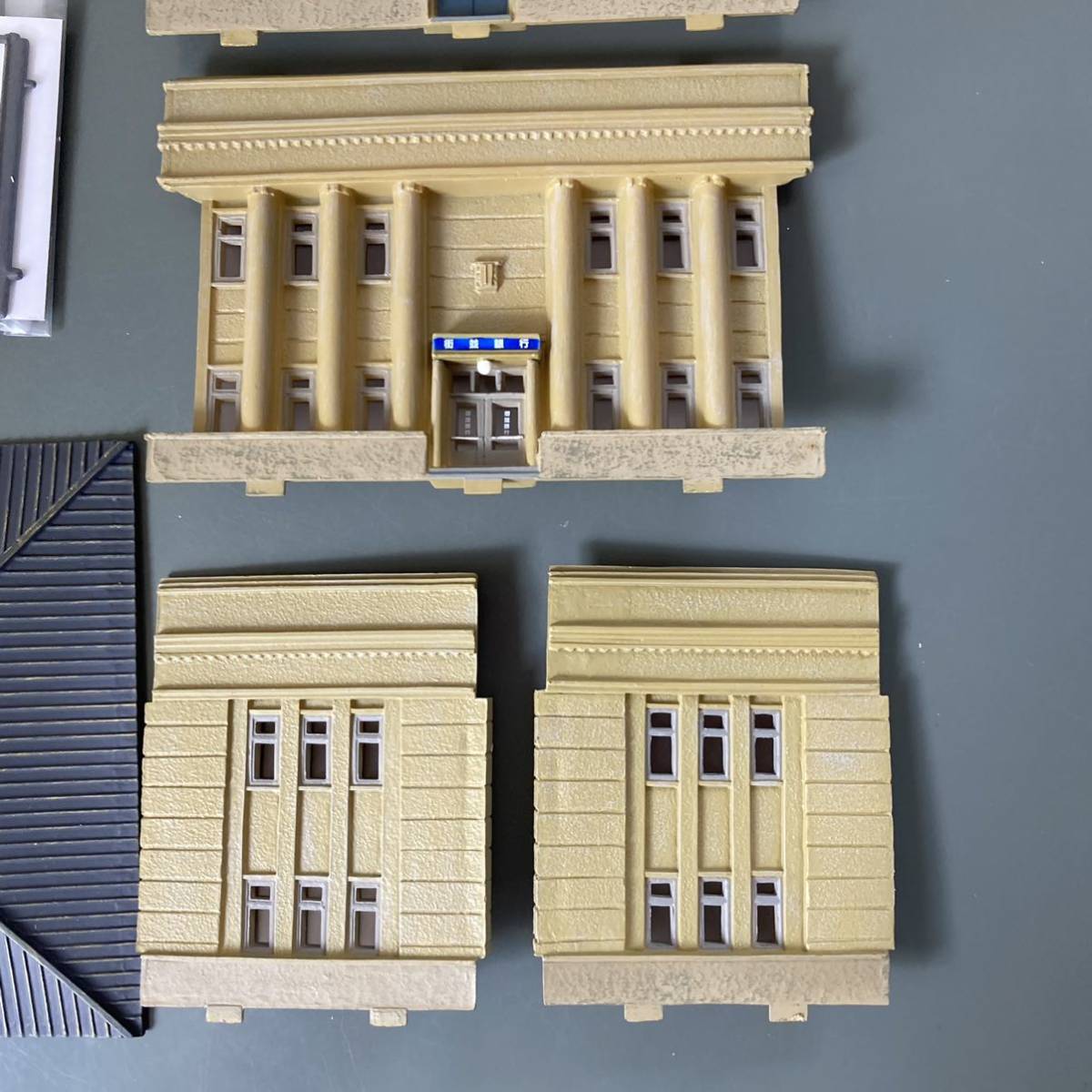 街並みコレクション 第5弾 大型建築編 【銀行（ベージュ）】1/150 
