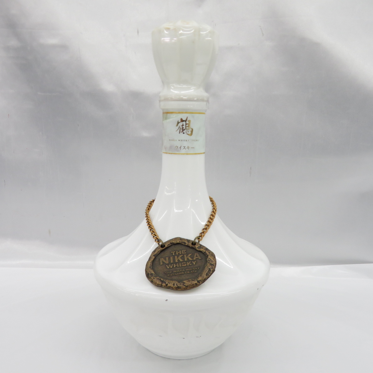 未開栓】NIKKA ザ・ニッカ 鶴 陶器ボトル ウイスキー 700ml 43％ 1438g