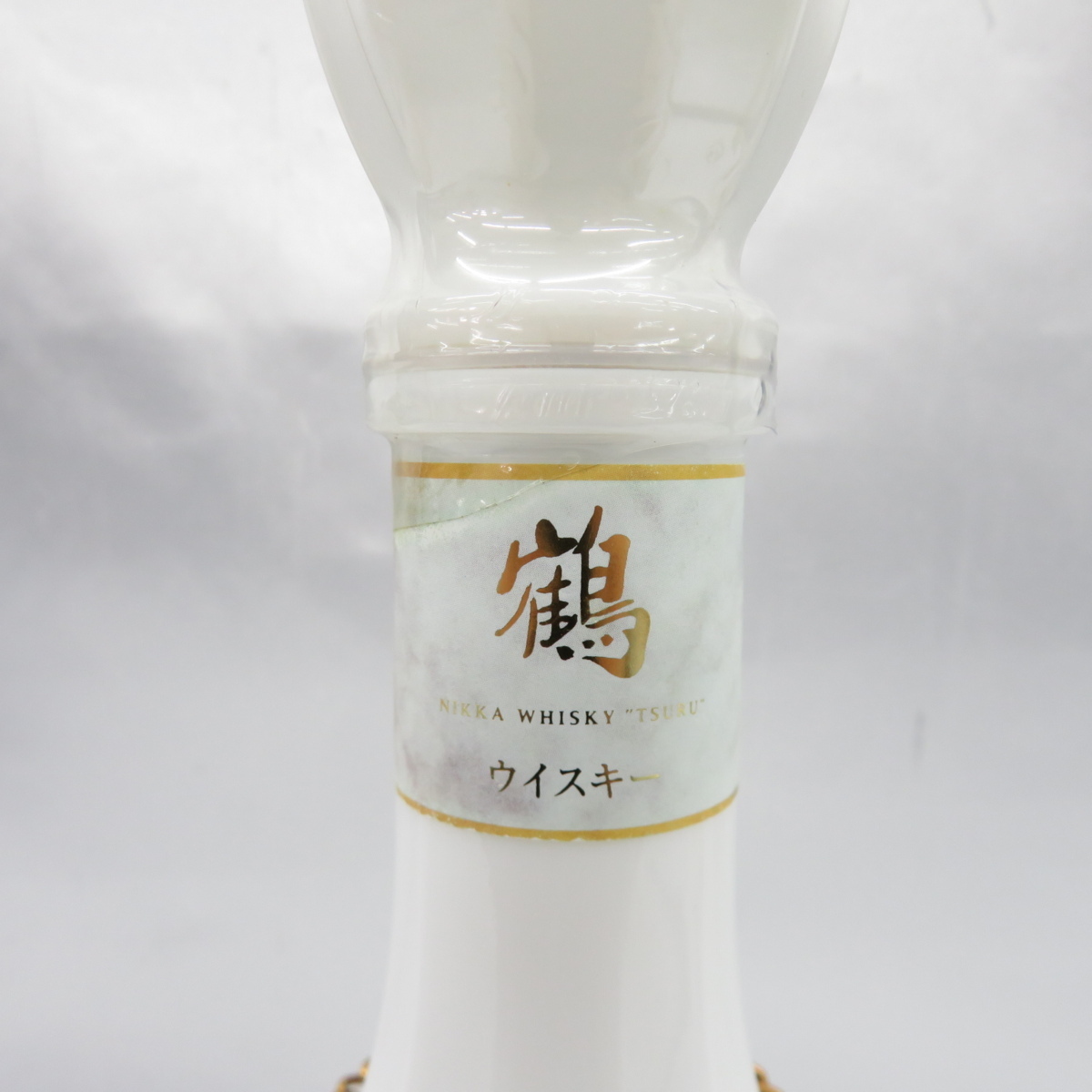 未開栓】NIKKA ザ・ニッカ 鶴 陶器ボトル ウイスキー 700ml 43％ 1438g