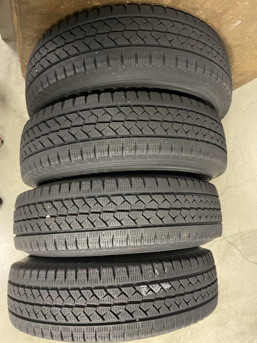 200系ハイエース 5ZIGEN(ゴジゲン) 15インチスタッドレスタイヤセット