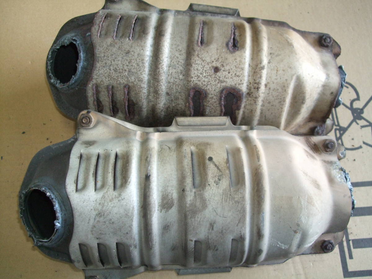 ホンダ フィット GD1 L13A 触媒 2台分 ジャンク品 素材用 パラジウム