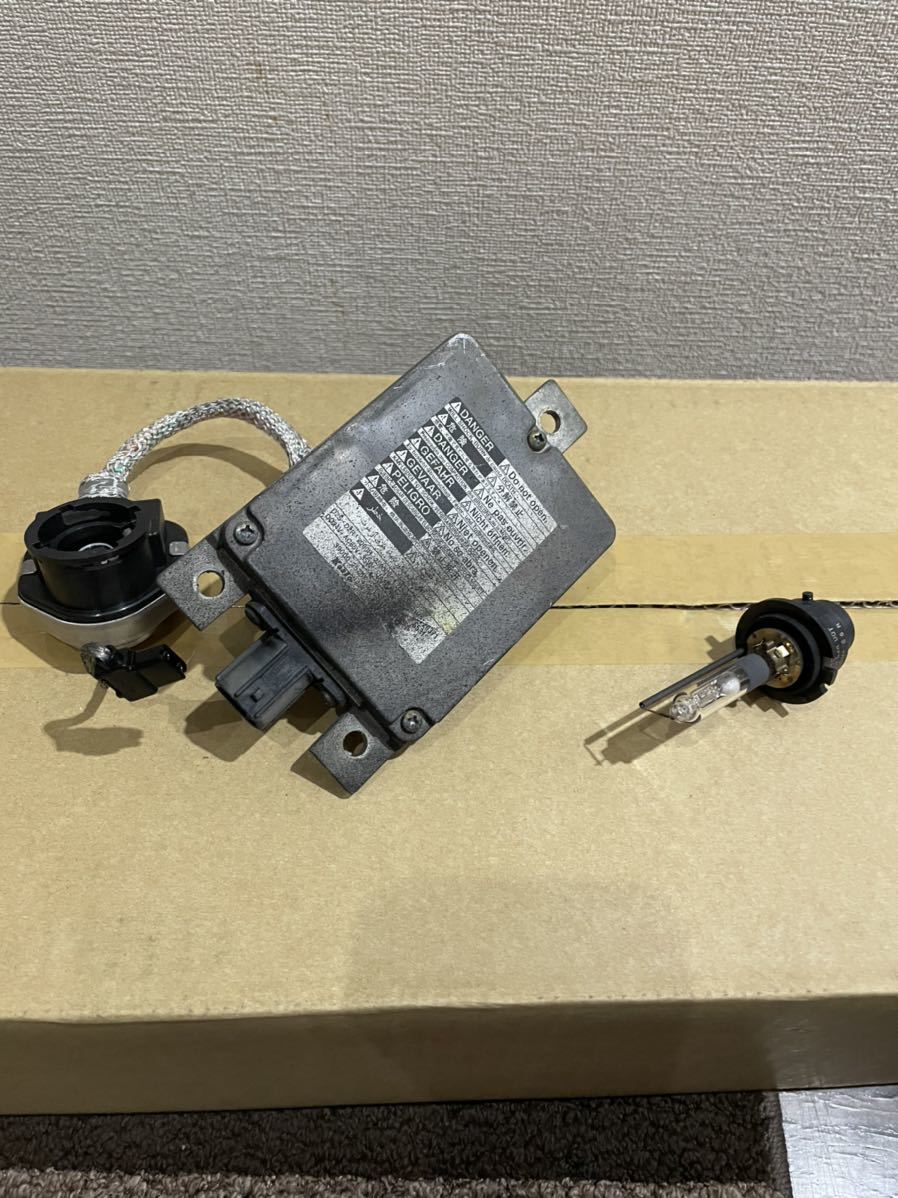 日野 グランドプロフィア・レンジャー HIDバラスト 《純正》(ヘッド