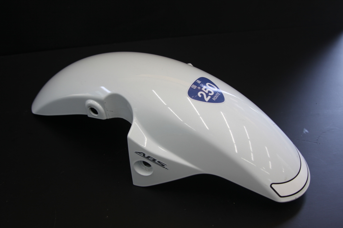【安い，低価】 GSX-R125 150純正フロントフェンダー(フロント)｜売買されたオークション情報、yahooの商品情報をアーカイブ公開 - オークファン スズキ用