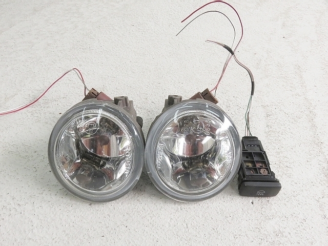 シエンタ　CBA-NCP81G　H17年　前期　フォグランプ　左右　52-040　スイッチ付き　81220-52050　81210-52050