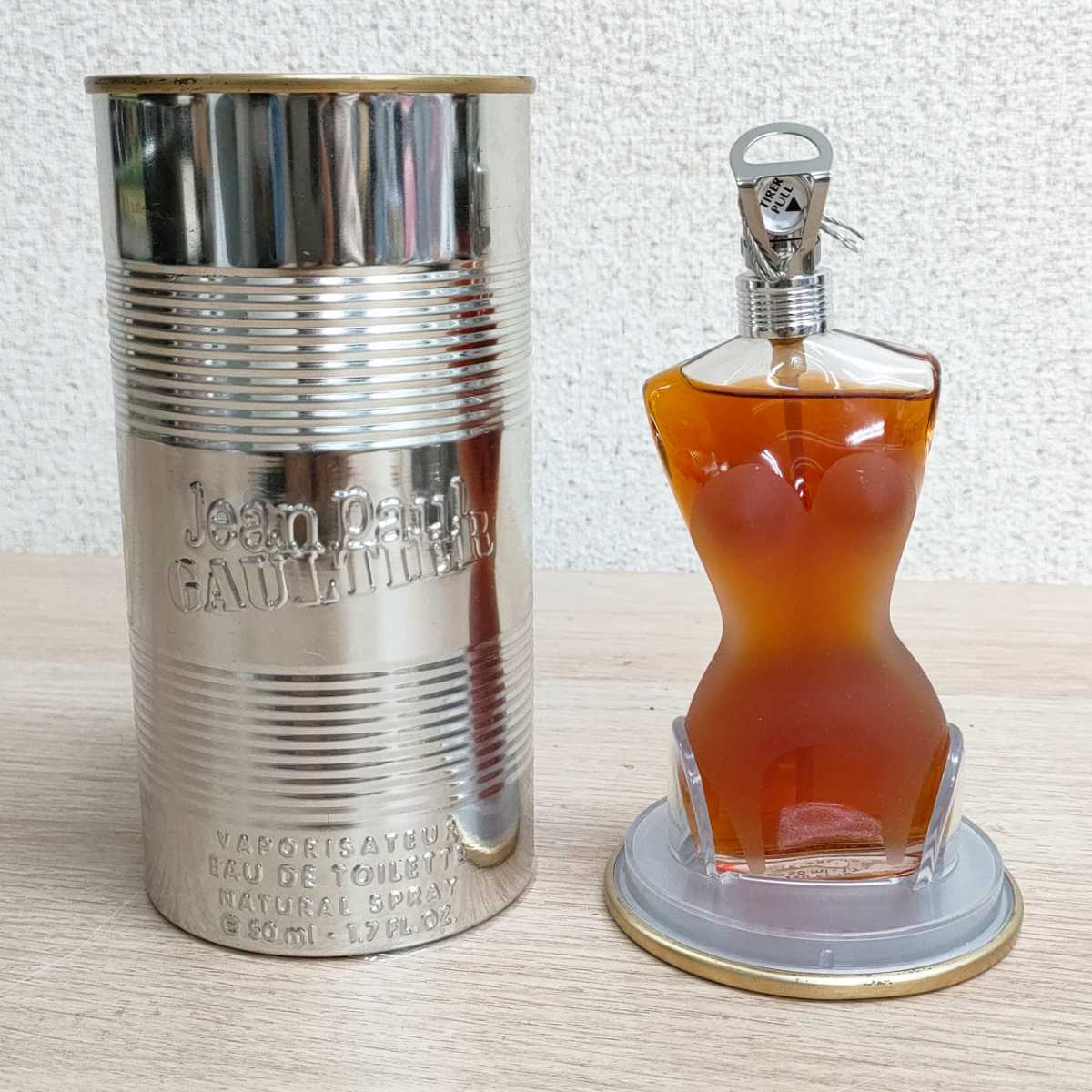 Jean Paul Gaultier ジャンポールゴルチェ メタル缶 オードトワレ 50ml 香水 シルバーカラー 50ml 香り インテリア 置物 その他 売買されたオークション情報 Yahooの商品情報をアーカイブ公開 オークファン Aucfan Com