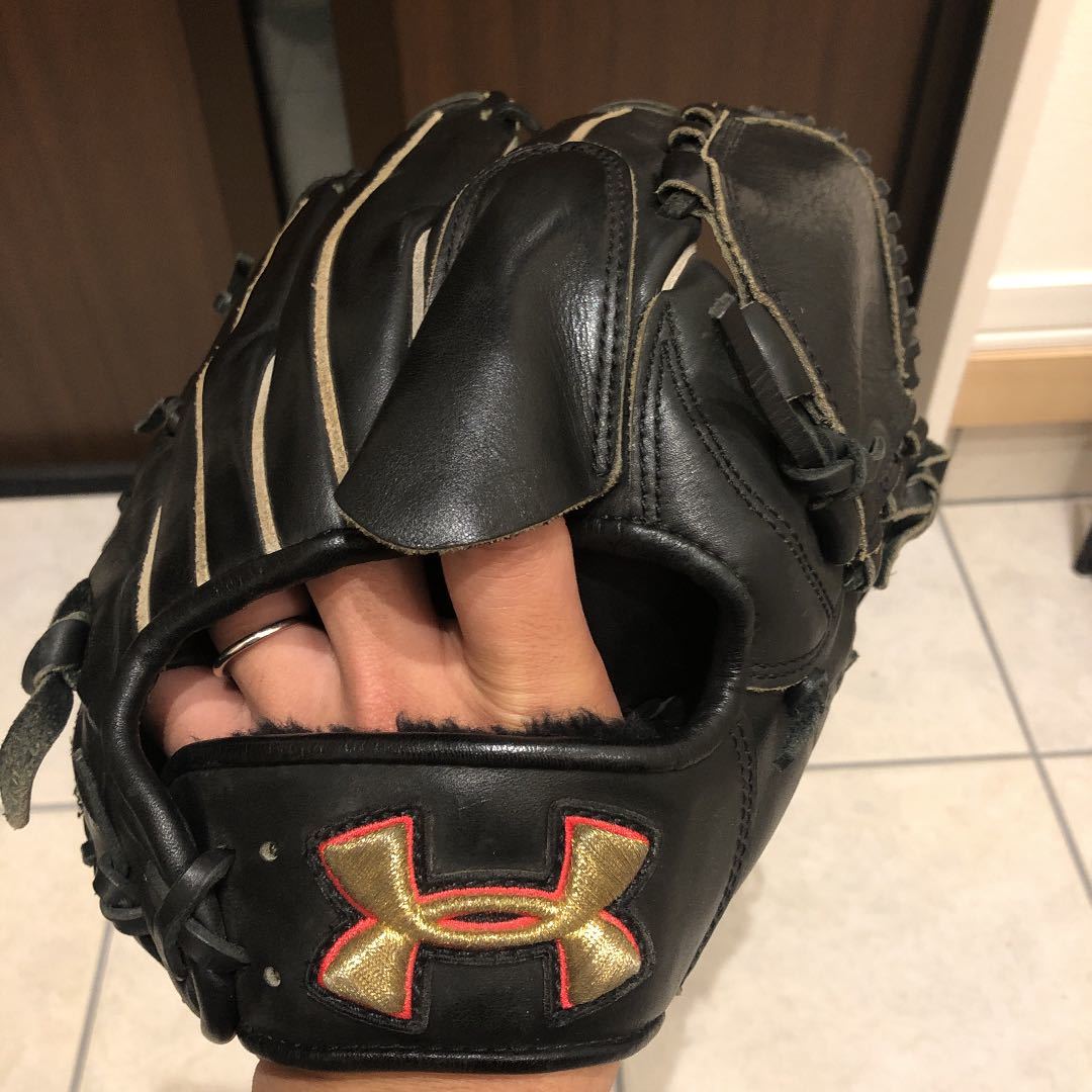 UNDER ARMOUR一般軟式投手用グローブ アンダーアーマー 軟式投手