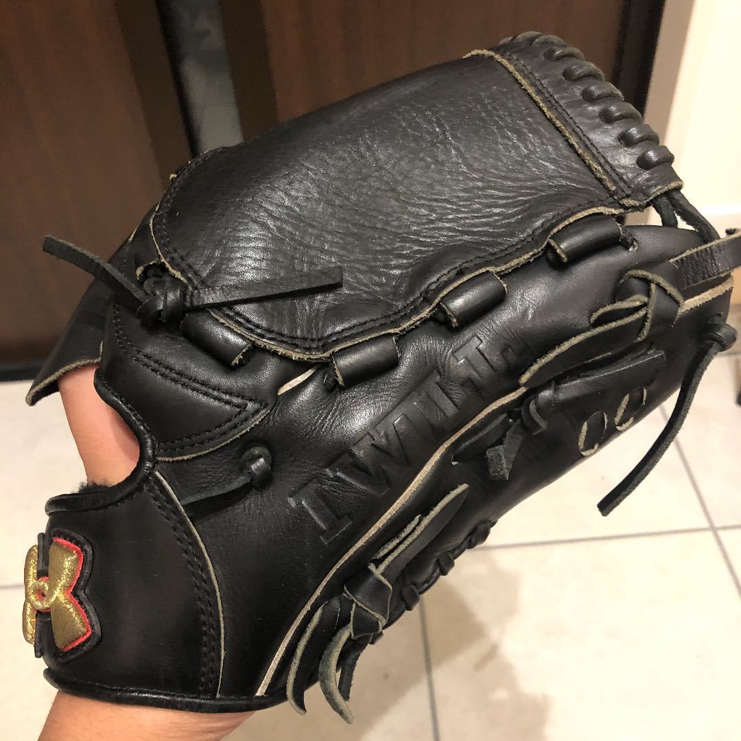 UNDER ARMOUR一般軟式投手用グローブ アンダーアーマー 軟式投手