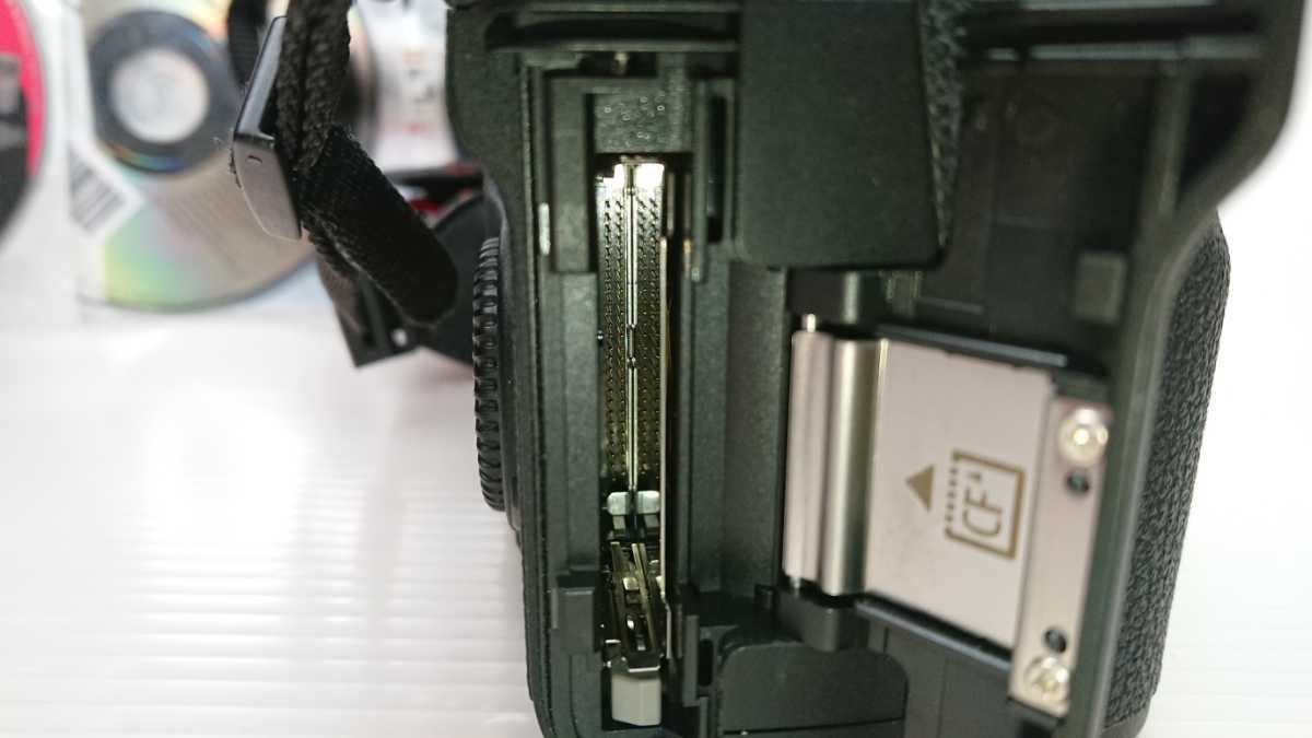 CanonEOS 50D ボディー他付属品 シャッターカウント1830回 EOS 50D
