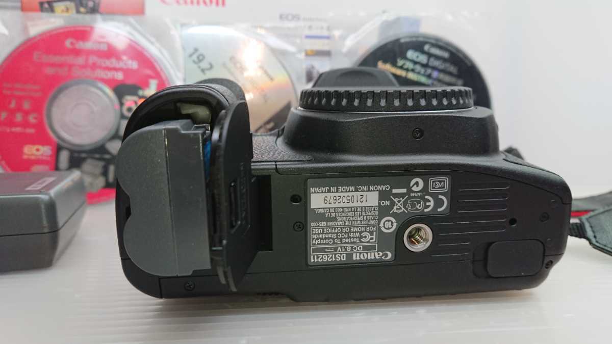 CanonEOS 50D ボディー他付属品 シャッターカウント1830回 EOS 50D