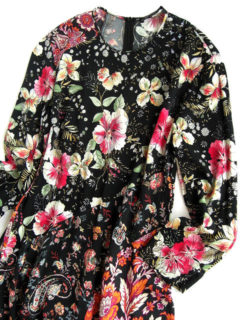 ザラ Zara 総柄フラワープリントスリット入りロングワンピース黒 花 Xs 160 80 送料198円 ワンピース 売買されたオークション情報 Yahooの商品情報をアーカイブ公開 オークファン Aucfan Com