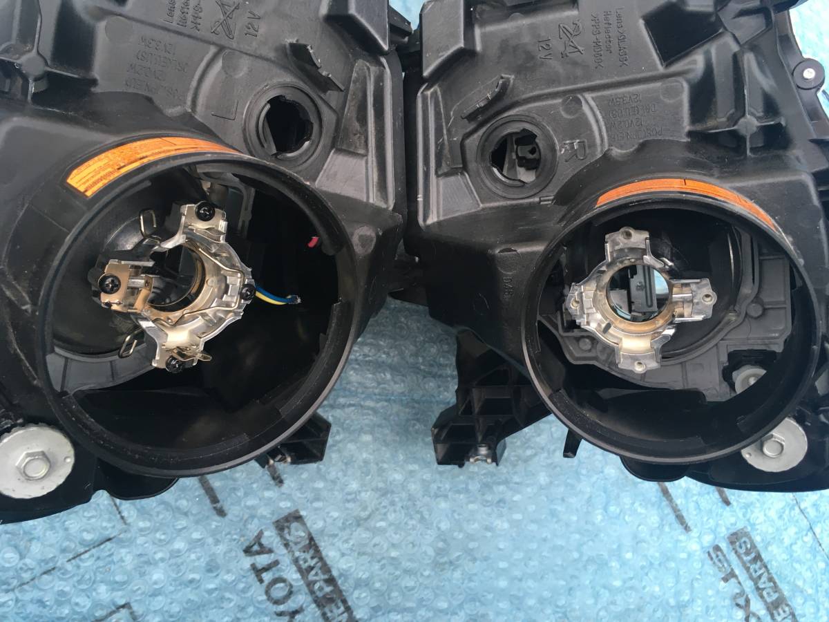 トヨタ86ZN6 前期 純正 HID ヘッドライト 左右セット100-60082 ZN6 トヨタ 86 前期純正 HIDヘッドライト 左右 インナーブラック仕様