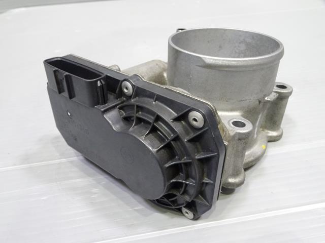 ノア DBA-ZRR80W スロットル ボディ ボデー 3R9 22030-37050