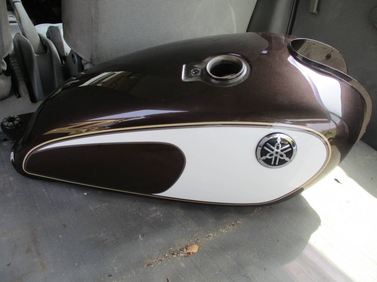 送料無料（離島を除く）1JR 2H6 RH01J SR400外装 