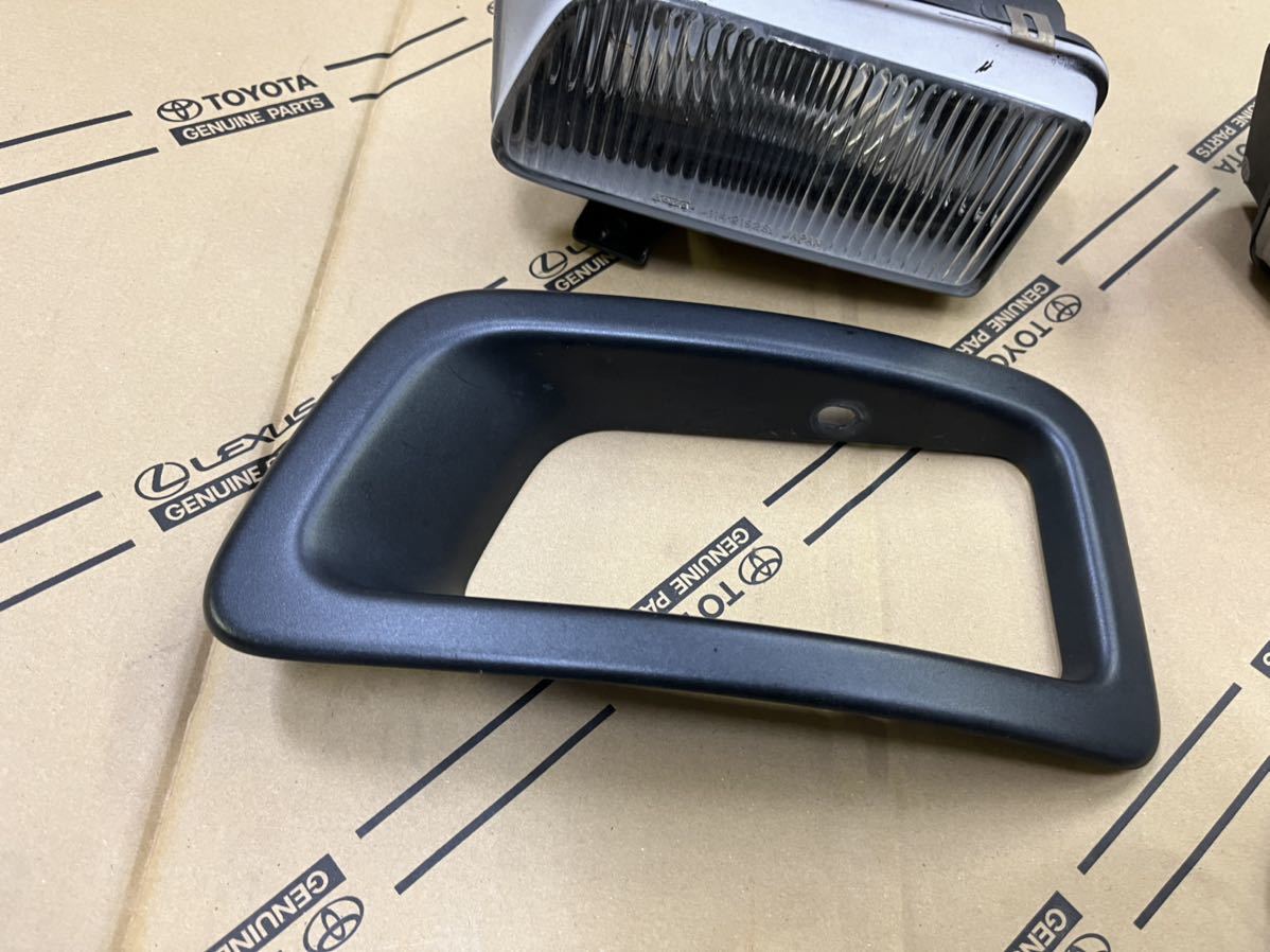 美品！　いすゞ　エルフ　NPR85 ワイド　ハイキャブ　純正　フォグランプ　メッキバンパー用フォグランプカバー　R１年5月登録車外し エルフ いすゞ 純正 5代目と6代目標準キャブ 右 H19.1