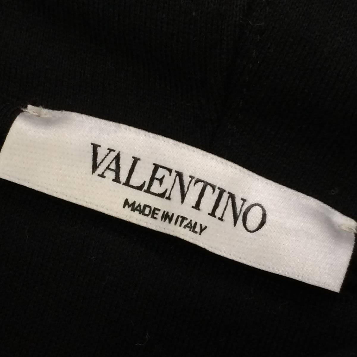 ジャパンタグ VALENTINO ヴァレンティノ VLTNロゴ 蛍光ライン（黒 