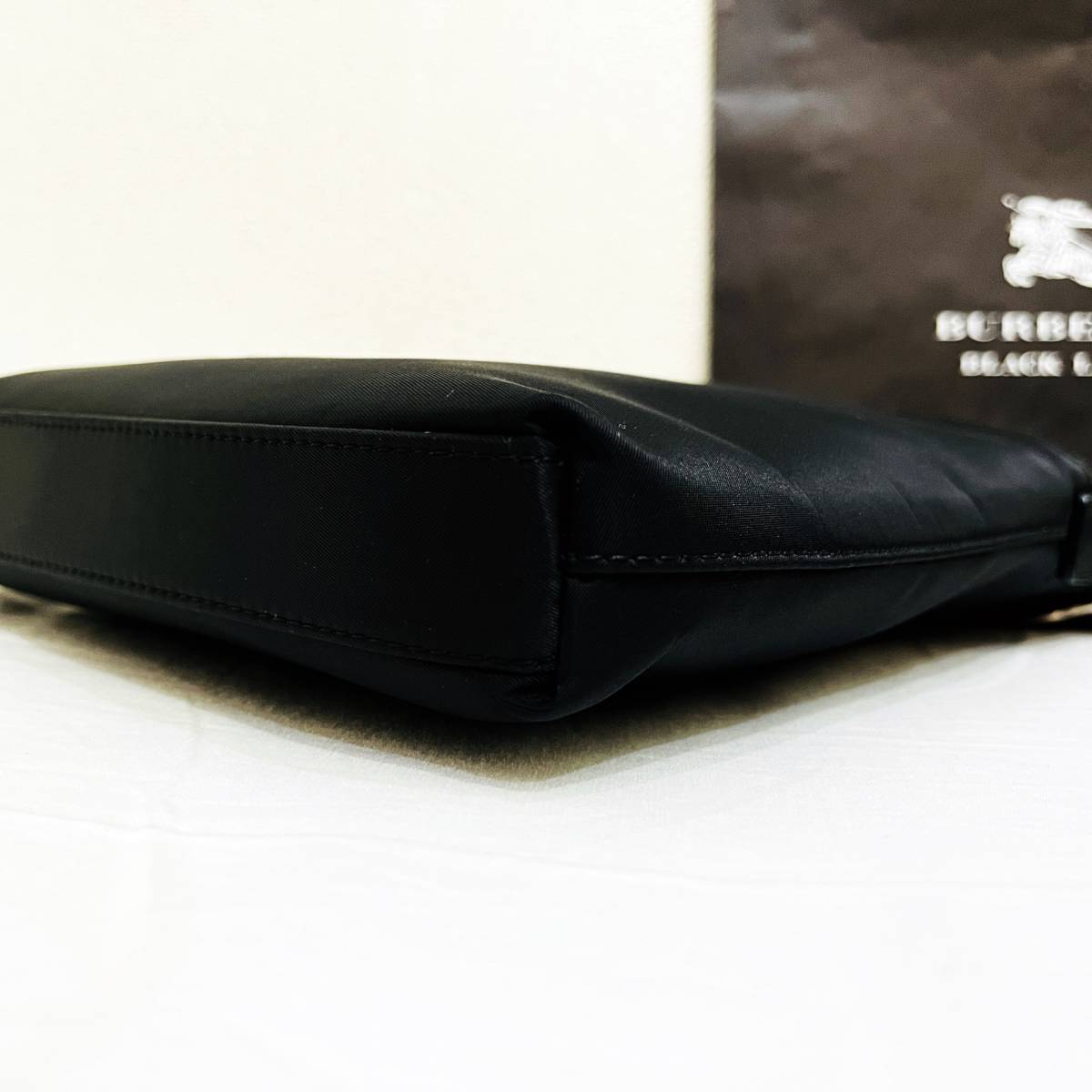 レア BURBERRY BLACK LABEL バーバリーブラックレーベル ナイロン&本革 