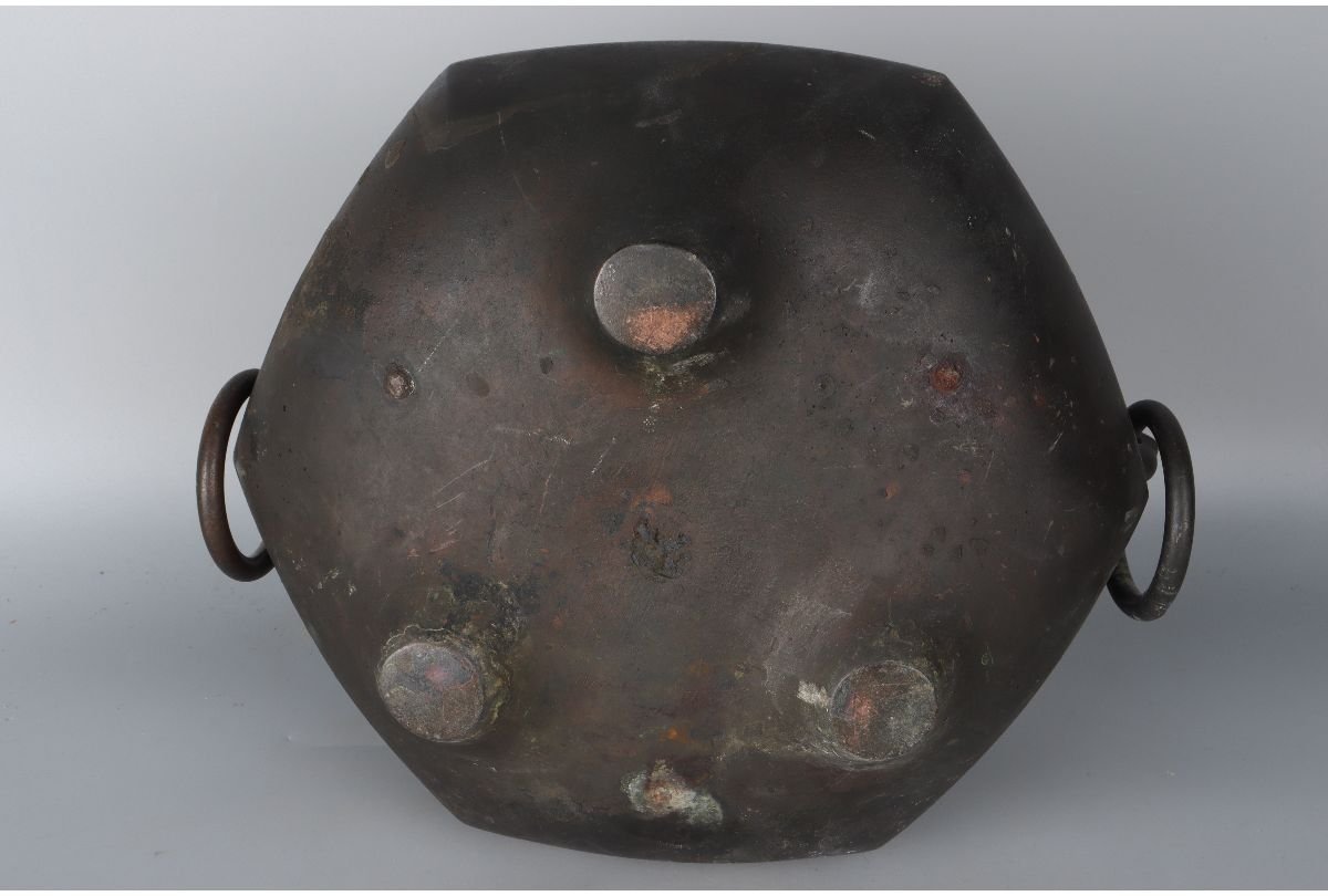 URA]中国古玩⁄黄銅製亀甲饕餮文獣耳遊環火鉢・火箸⁄