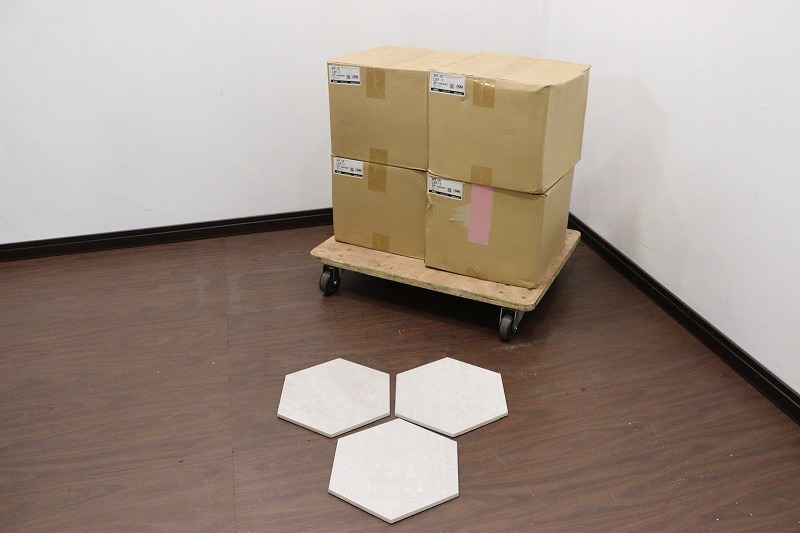  埼玉引取 S1411 LIXIL/INAX タイル 4ケース リネンフェイス 1ケース29入 六角形 IPF-R/LEF-1 2F(工事用材料)｜売買されたオークション情報、yahooの商品情報をアーカイブ公開 - オークファン 工事用材料