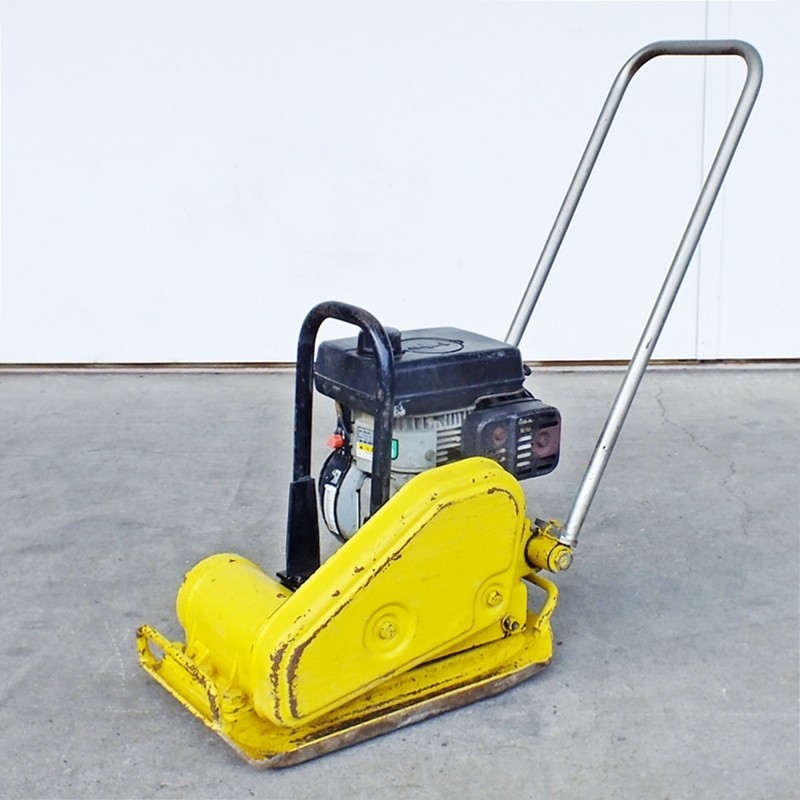 群馬】マキタ？ プレート コンパクター 転圧機 最大 2馬力 ロビン EY08  