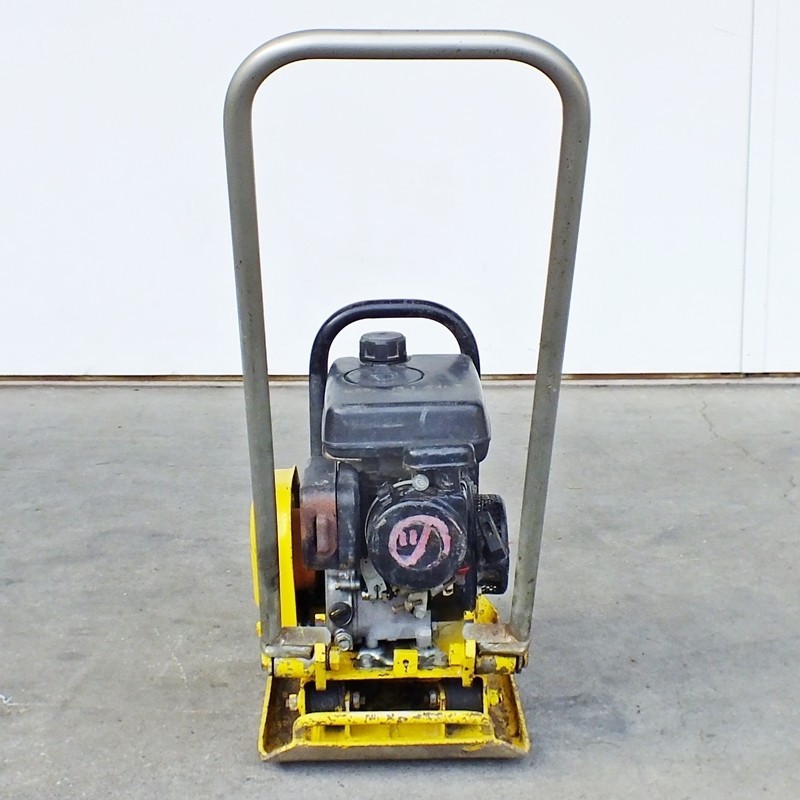 群馬】マキタ？ プレート コンパクター 転圧機 最大 2馬力 ロビン EY08  