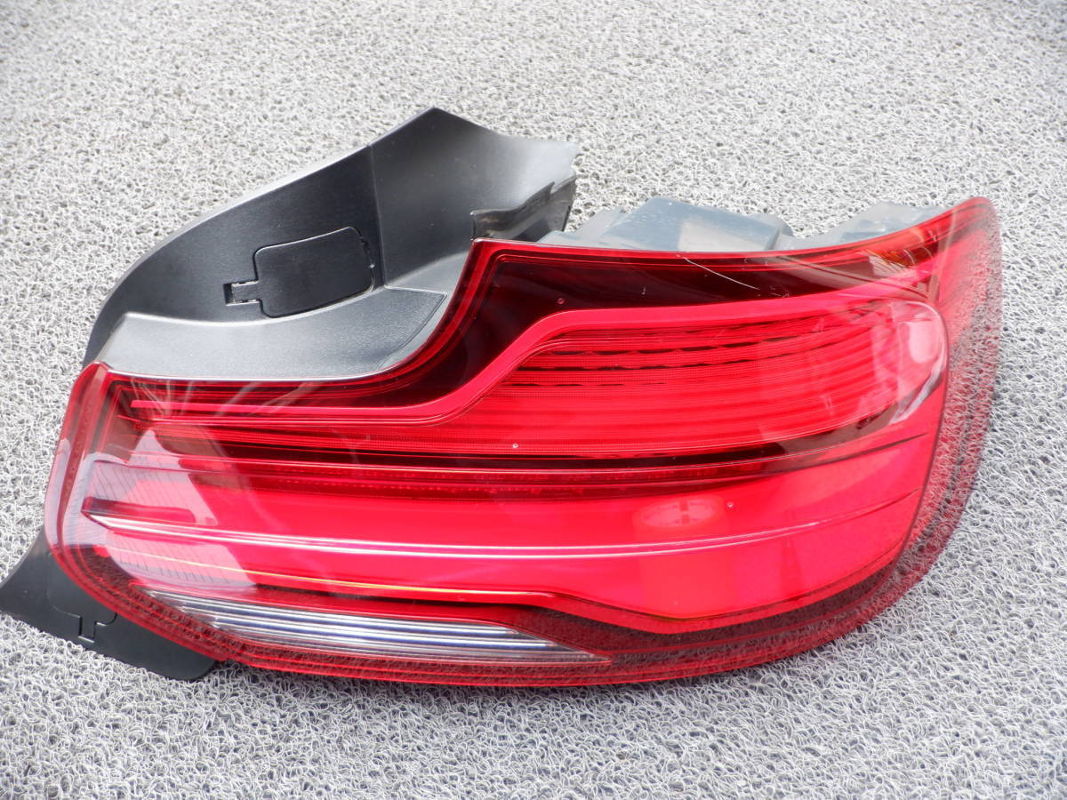 BMW純正 F22 F23 2シリーズ F87 M2 後期 LCI LED テールランプ テールライト 右側 7420992 20-9-118