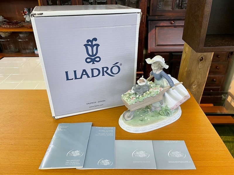 リヤドロ 乗せてあげる フィギュリン LLADRO 陶器人形 0 置物 公式通販