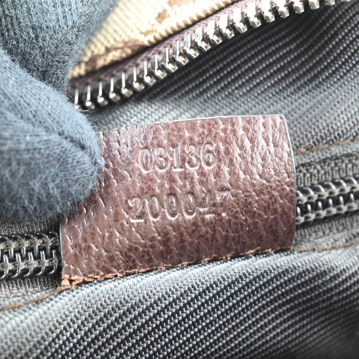 グッチ Gucci ショルダーバッグ キャンバス Gg メンズ レディース かばん バッグ 売買されたオークション情報 Yahooの商品情報をアーカイブ公開 オークファン Aucfan Com