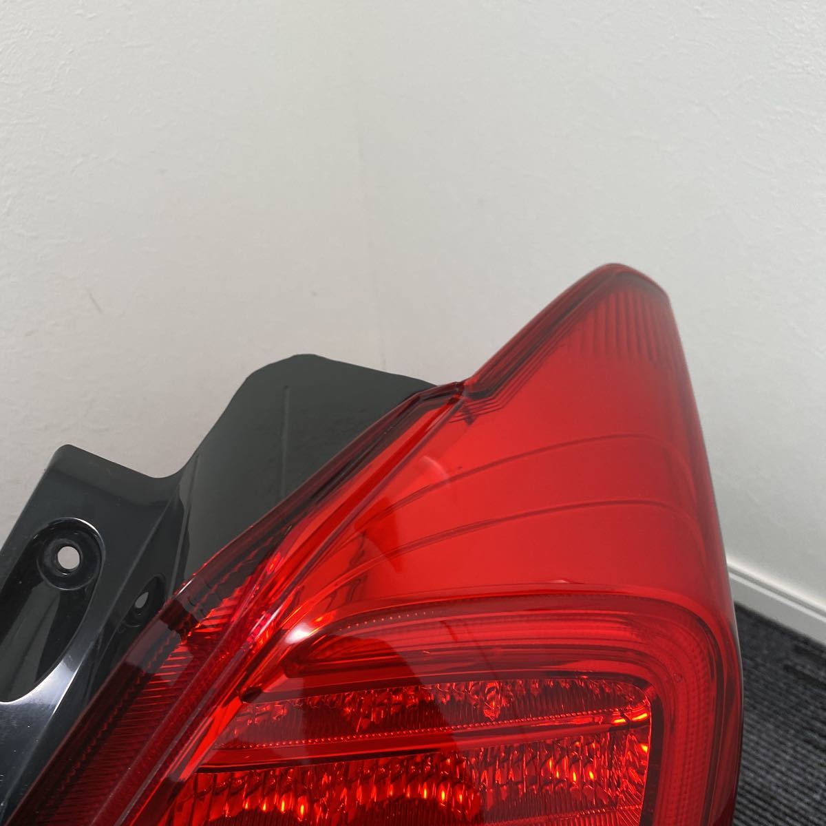 新車外し?! 超美品 スズキ ZC33S スイフトスポーツ 純正 テールランプ 