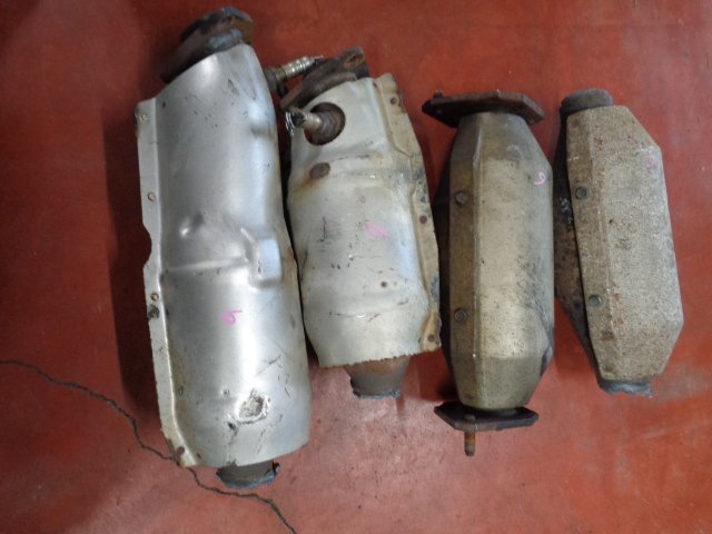 E51 エルグランド 触媒 日産 WL6 ME51 4個 ※ジャンク 素材 VQ25 1台分