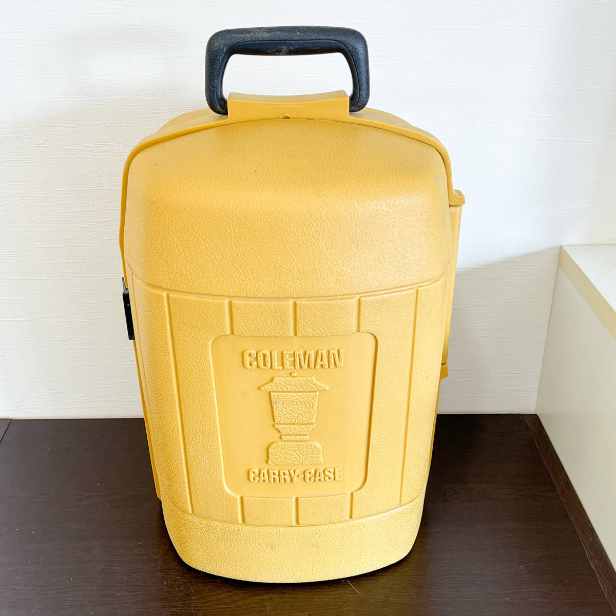【レア】【美品】coleman ビンテージ◆コールマン クラムシェルケース 1979年3月 丸ハンドル 220,228,275系 クラムシェルケース コールマン 1979年3月製造 | スーパービンテージデポSuper コールマンのクラムシェルケース!ランタンケース単体も買い取ります