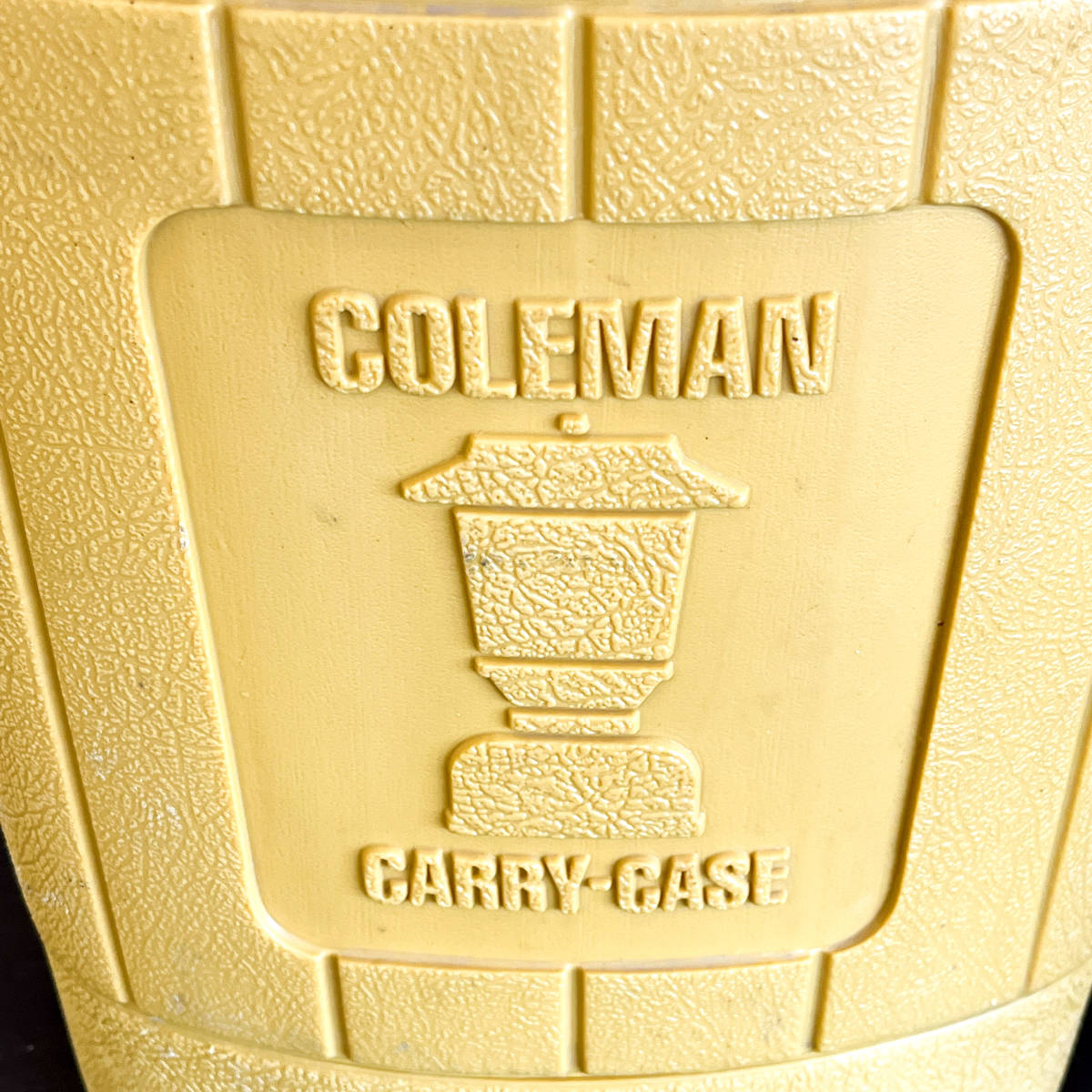 【レア】【美品】coleman ビンテージ◆コールマン クラムシェルケース 1979年3月 丸ハンドル 220,228,275系 クラムシェルケース コールマン 1979年3月製造 | スーパービンテージデポSuper コールマンのクラムシェルケース!ランタンケース単体も買い取ります