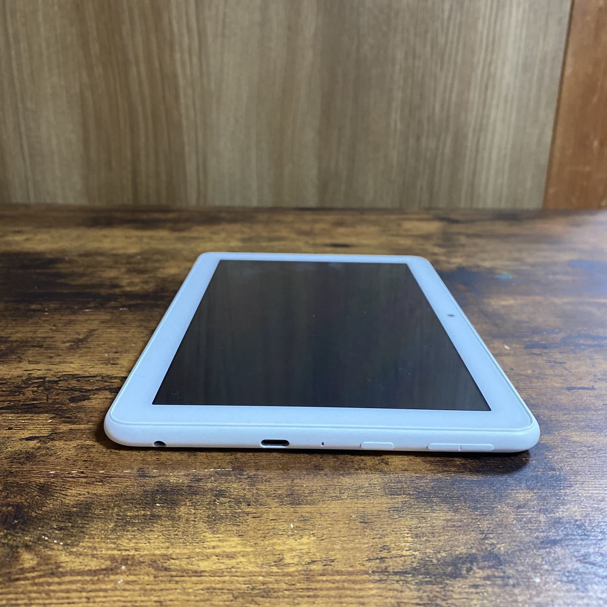Amazon fire HD 8 第10世代 2020年モデル 32GB ホワイト 中古美品  バタフライカバー付き｜Yahoo!フリマ（旧PayPayフリマ） 【美品】Amazon Fire HD 8 (第10世代)