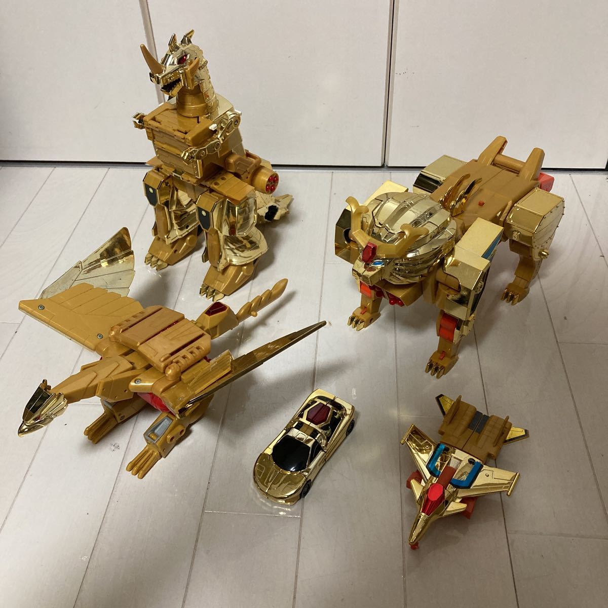 送料無料 当時モノ DX黄金獣合体グレートゴルドラン 黄金勇者 