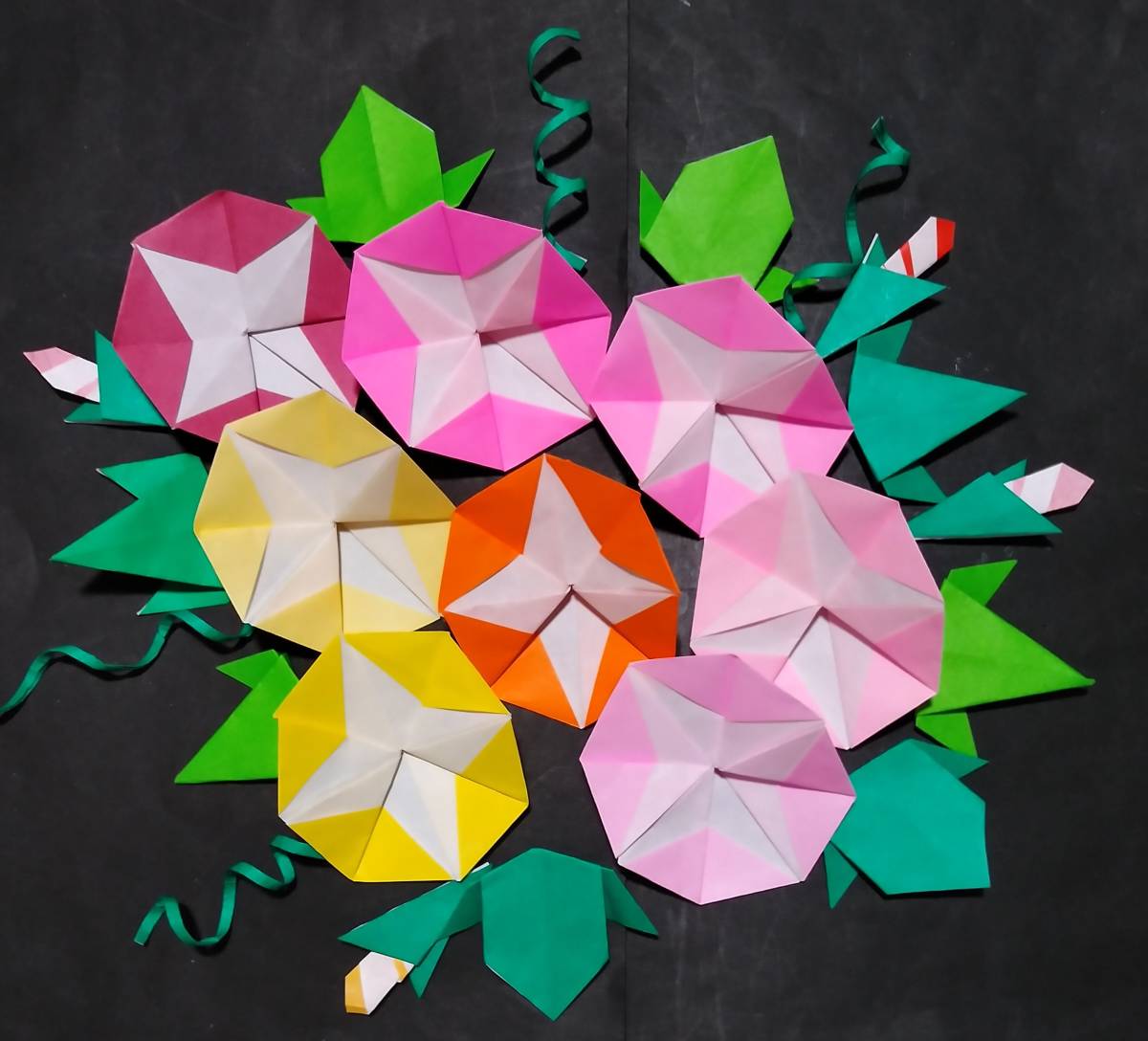 ハンドメイド 折り紙 あさがお 花 約8 8 葉っぱ8 ツル4 ガクとつぼみ4 壁面飾りにどうぞ ピンク 黄色 オレンジ 夏 折り紙 千代紙 売買されたオークション情報 Yahooの商品情報をアーカイブ公開 オークファン Aucfan Com