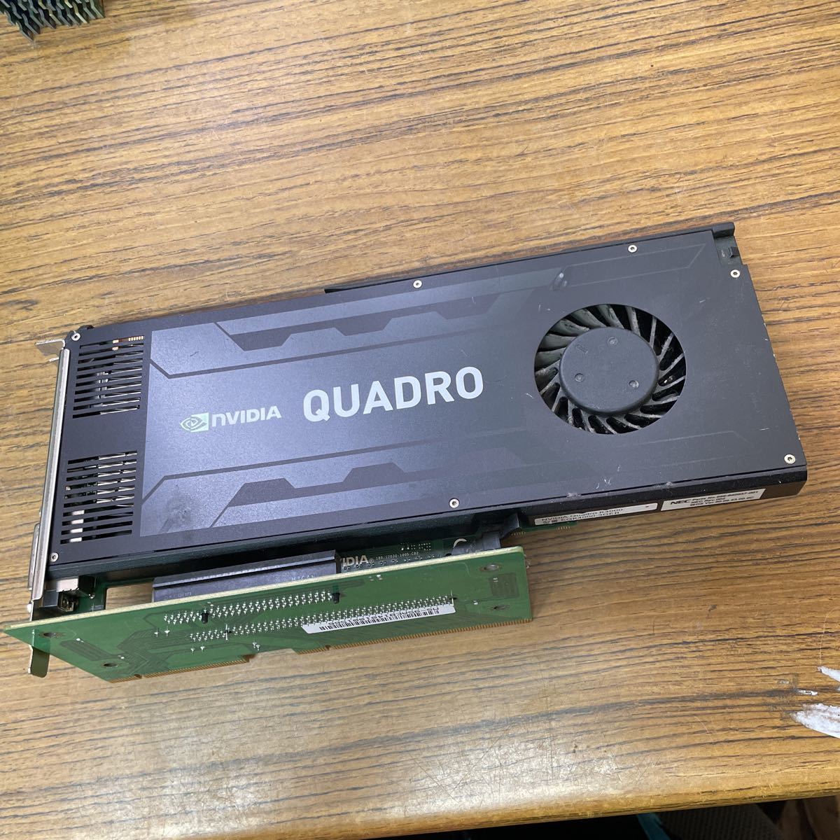（v-27）中古 NVIDIA QUADRO K4000 　EQK4000-3GEB 　グラフィックボード ライザカード付き