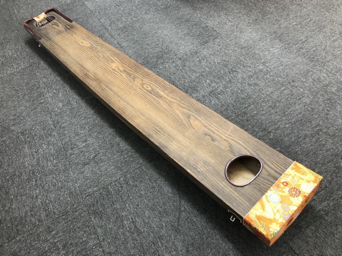 値引き 13弦 筝 並甲 すだれ彫り 甲に琴柱の倒れた跡少ない