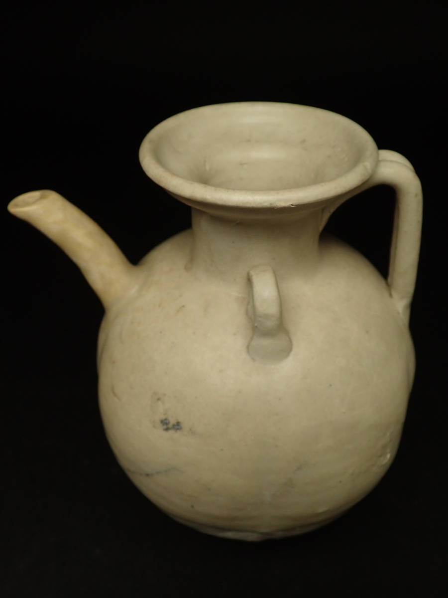 SS-164 磁州窯 白釉水注 宋代 中国古玩 唐物 骨董 時代 酒器 SS-164 磁州窯 白釉水注 宋代 中国古玩 唐物 骨董 時代 酒器