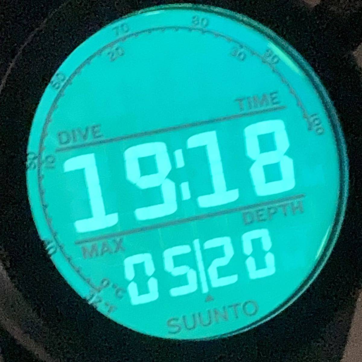SUUNTO ELEMENTUM AQUA シルバー スント エレメンタムアクア