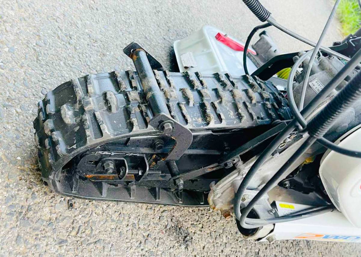 中古 共立 自走式畦草刈機 ウイングモア AZC726 クローラ駆動 バック