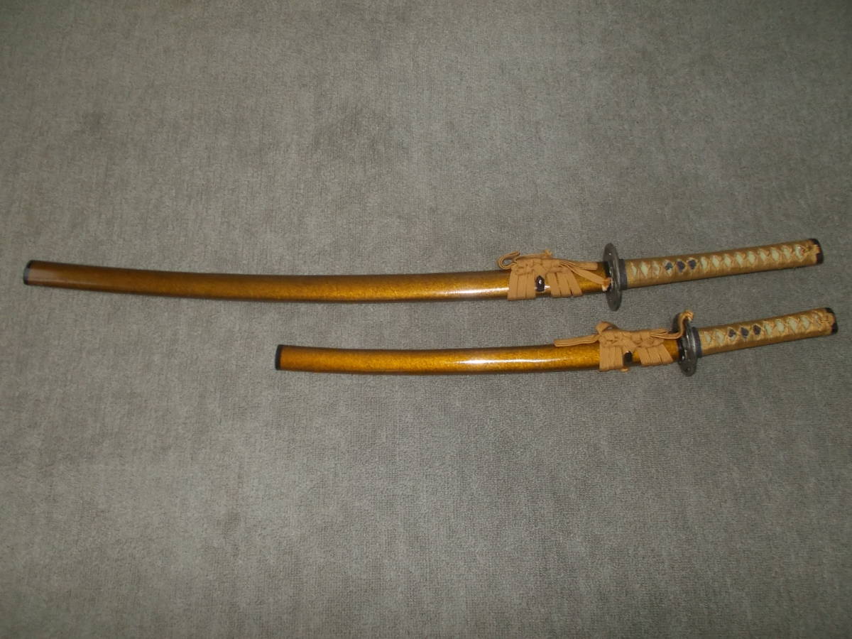 即決品]大小 模造刀 居合刀 日本刀 模造刀2点です 鉄鍔 模造刀 二重三 