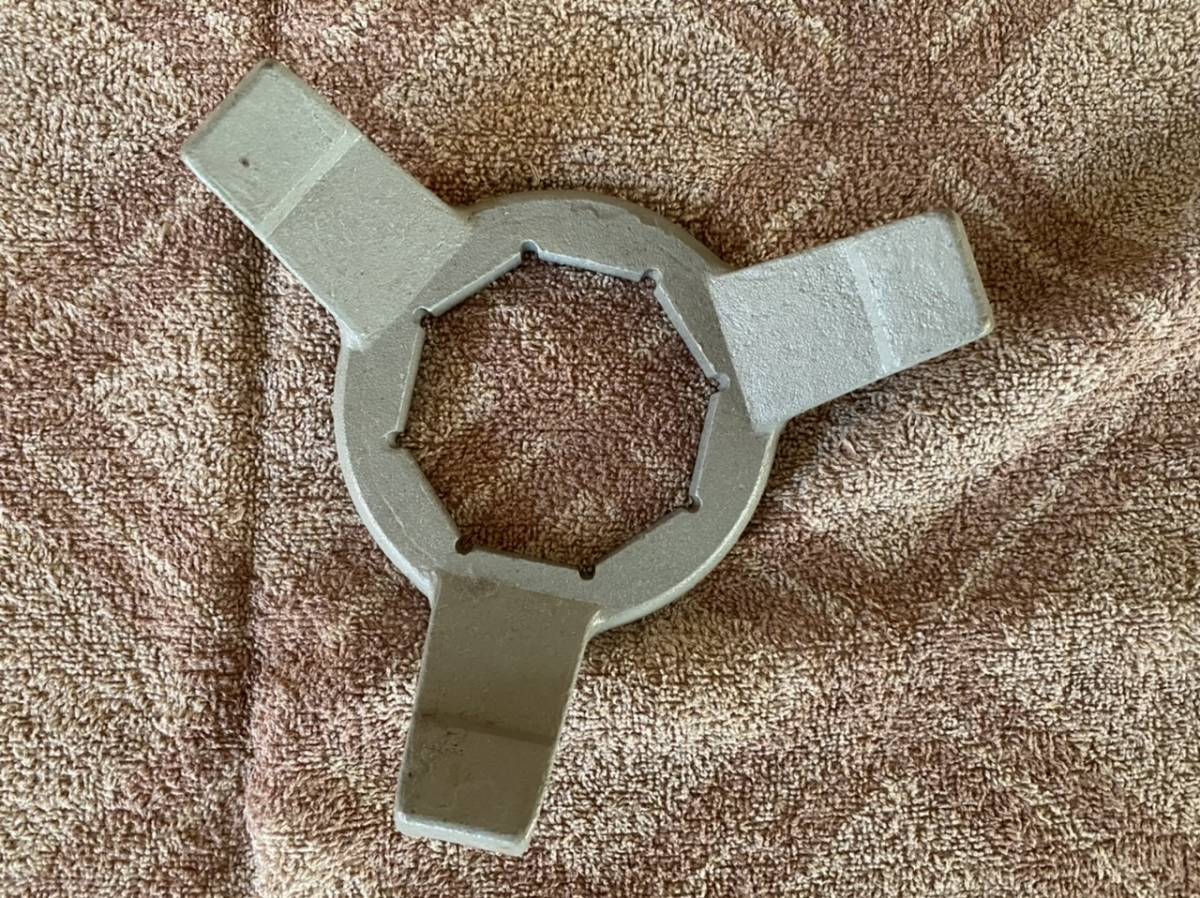 デイトン　2バー　ノックオフ　ゴールド　インパラ　キャデラック　ローライダー ワイヤーホイール T's WIRE 2バーゼニスタイプ ノックオフ（ゴールド