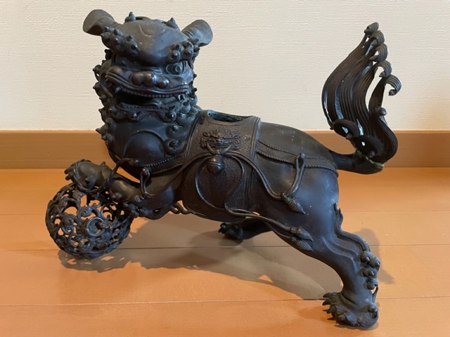 中古 玉獅子 香炉 鋳物 飾り物 置物 香道具 工芸品 美術品 金工美術 中古 玉獅子 香炉 鋳物 飾り物 置物 香道具 工芸品 美術品 金工美術